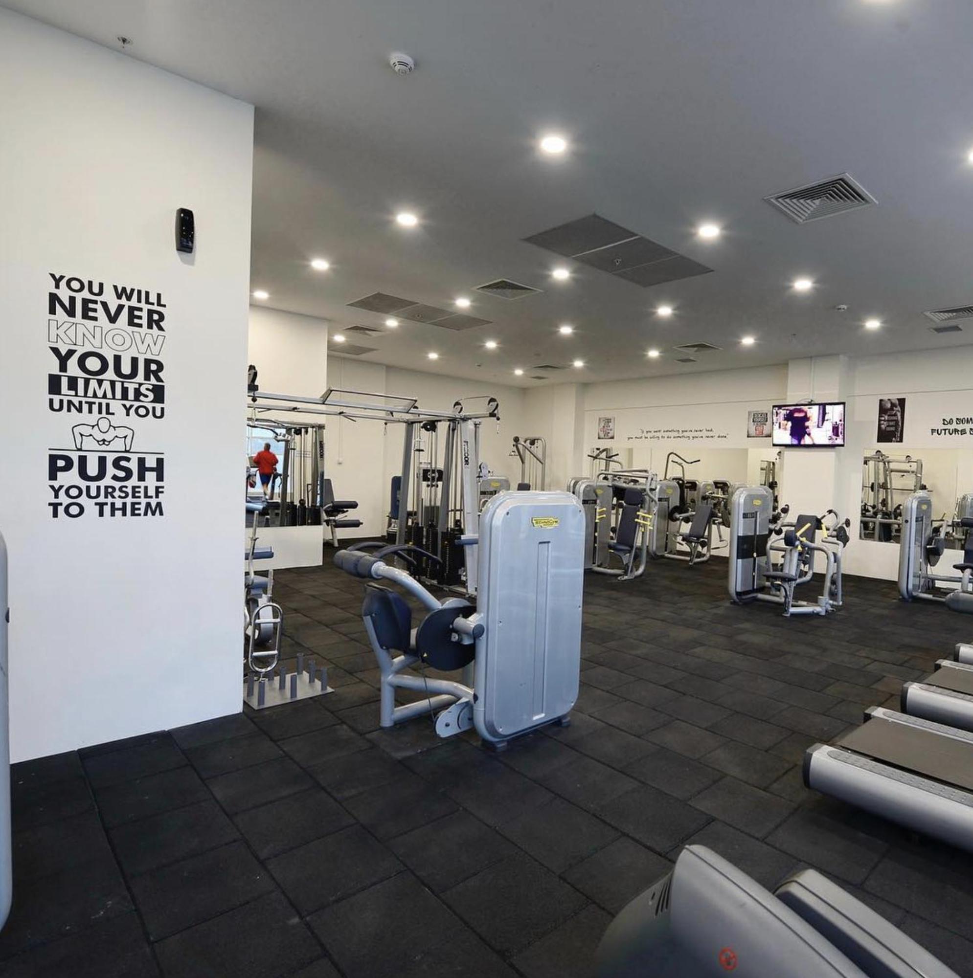 Luxury Condos On 18Th, 3Rd, 5Th Floor With Pool, Fitness, Parking Included Skopje Bagian luar foto